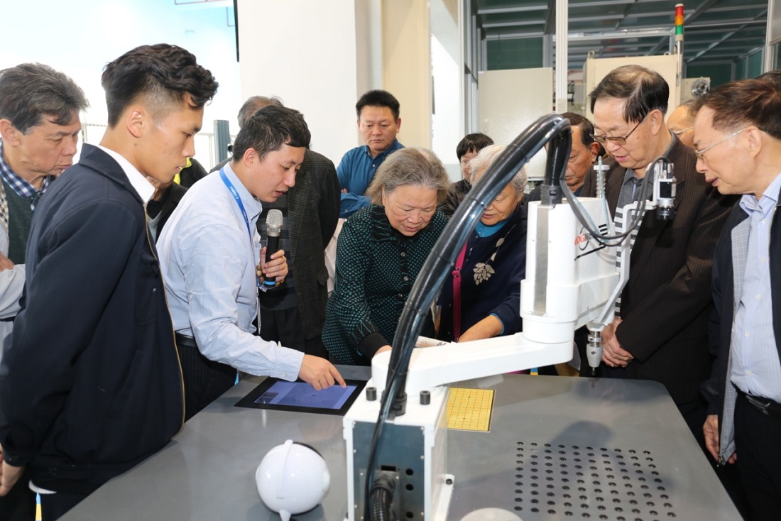 The Director of Guangdong Cares for the Next Generation Working Committee Zhang Guoying and Her Entourage Came to Visit the Greatoo (Guangzhou) Research Institute